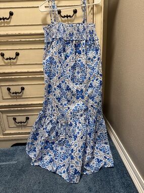 Blue Tile-Print Maxi Karlie Dress with Smocked Derail and Bead detail NWT Large